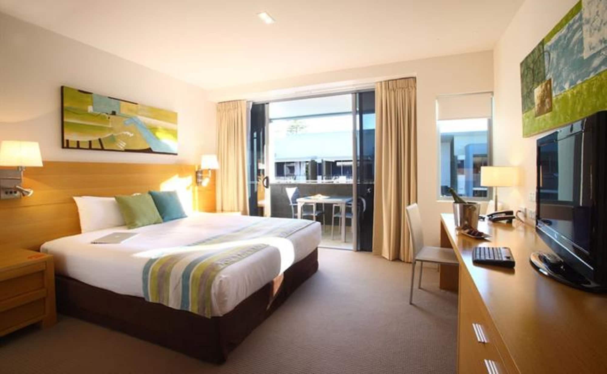 Ramada By Wyndham Hervey Bay Room photo A typical room at the Mantra Crown Towers