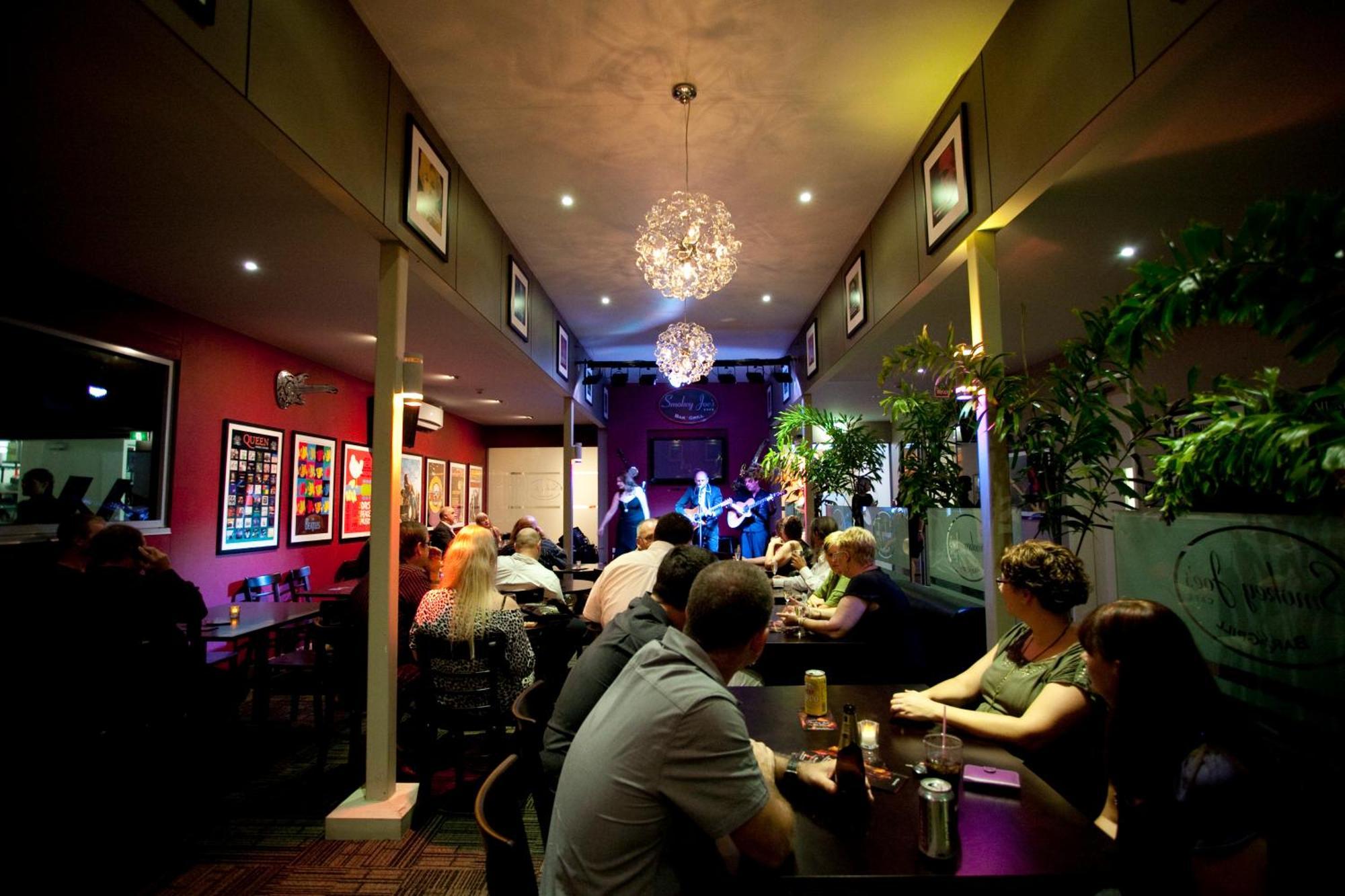 Ramada By Wyndham Hervey Bay Restaurant photo The interior of the restaurant