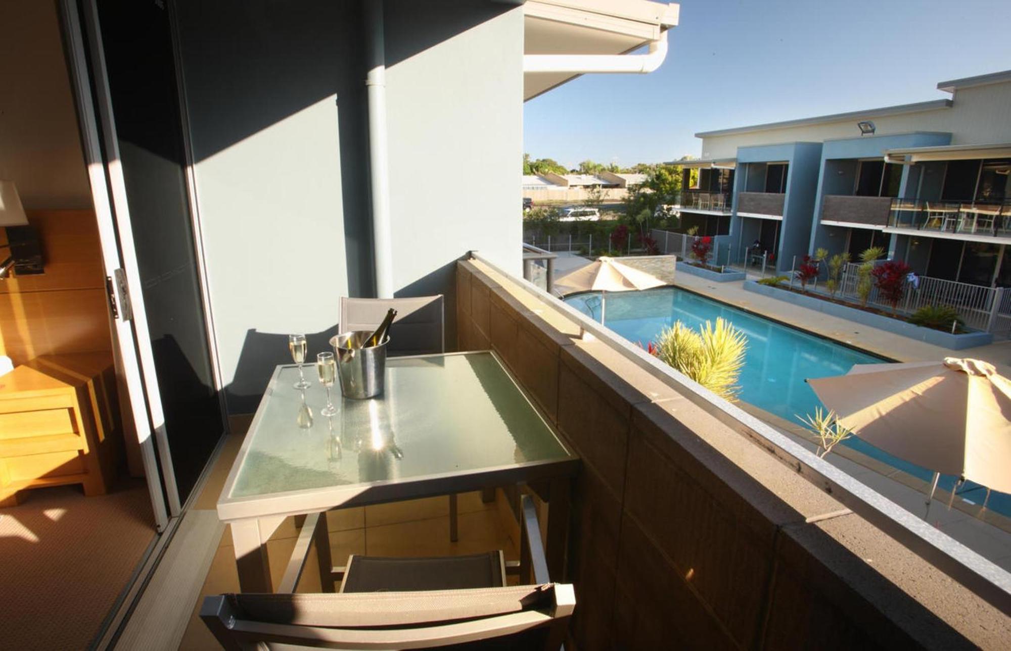 Ramada By Wyndham Hervey Bay Exterior photo A balcony