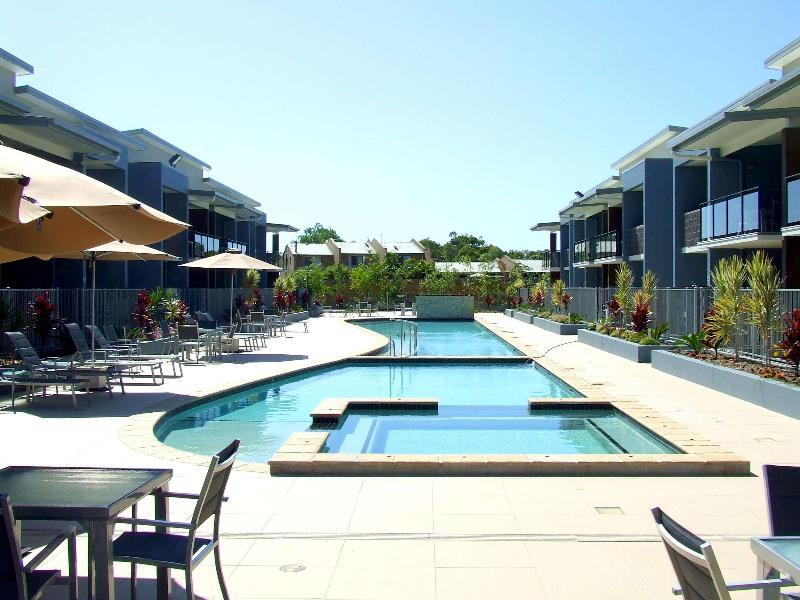 Ramada By Wyndham Hervey Bay Exterior photo The pool at the Mantra on Saltwater Island