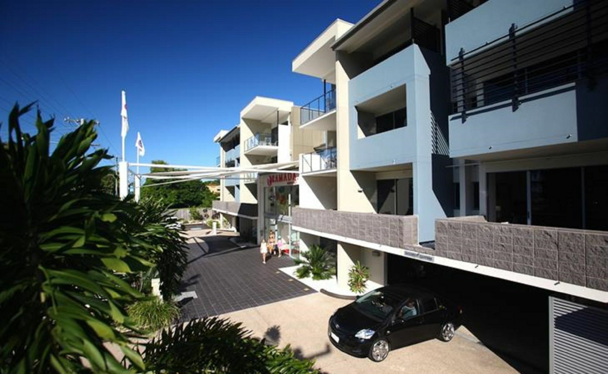 Ramada By Wyndham Hervey Bay Exterior photo The hotel's entrance